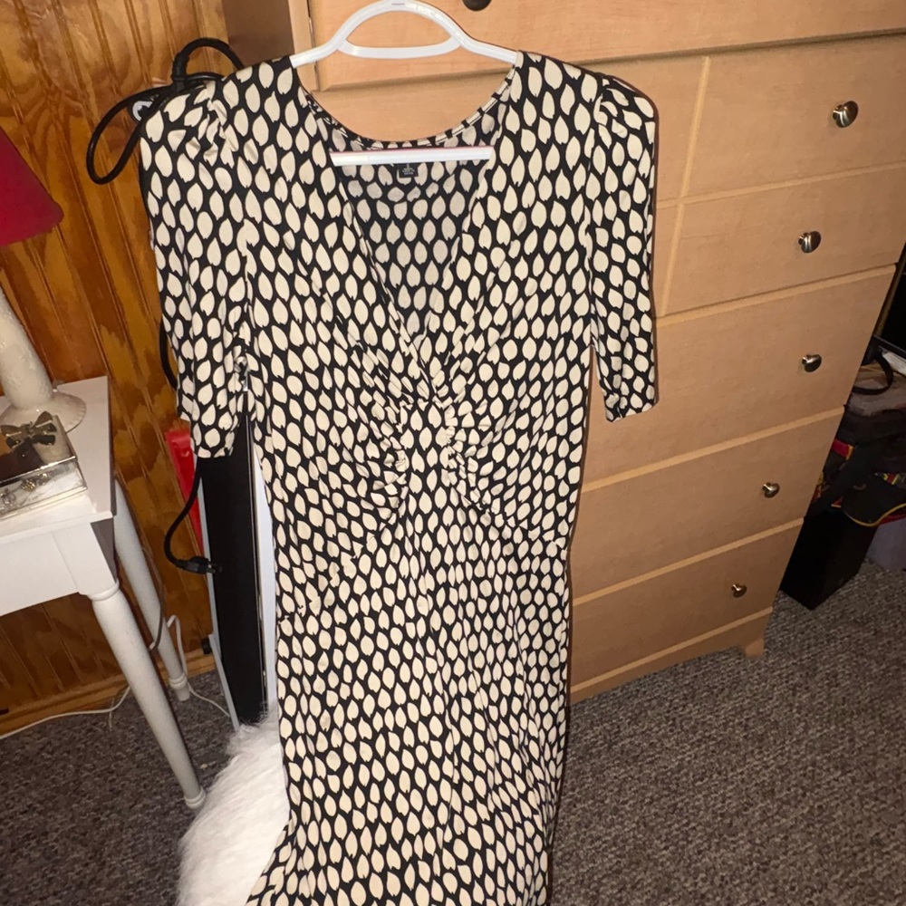 Banana Republic Black and White Sheath Midi Dress